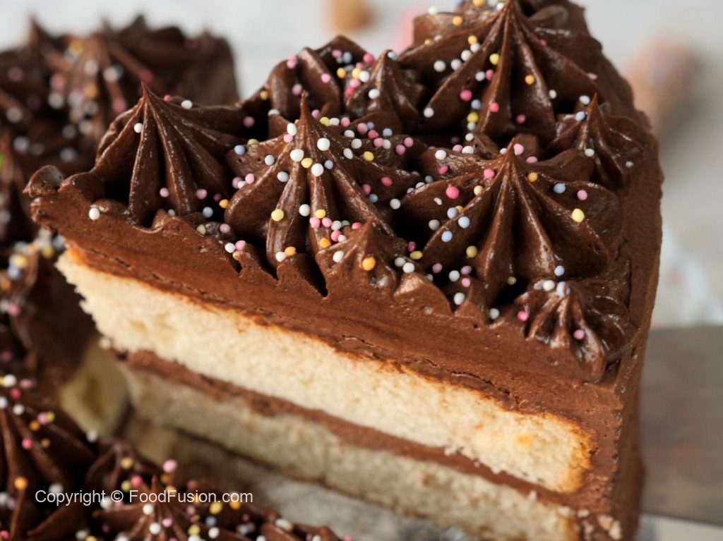 Yellow Cake with Chocolate Butter Cream – Food Fusion